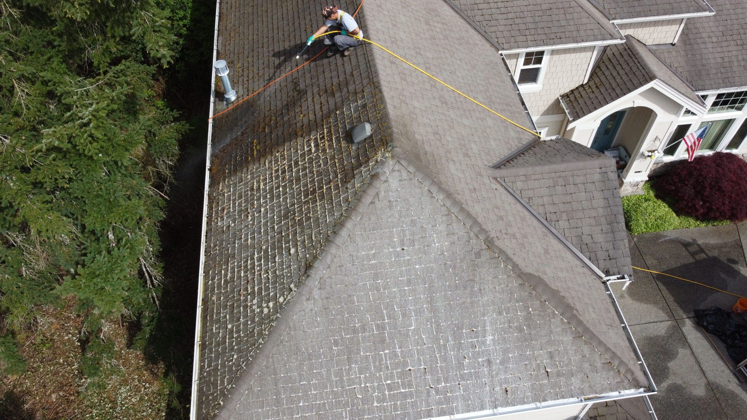 Clean sparkling roof after professional cleaning